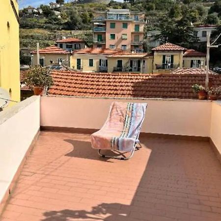 Cheerful Room, Sharing Kitchen In A Cosy Family Art House, Ideal For One Person Or Couple Sanremo Eksteriør bilde