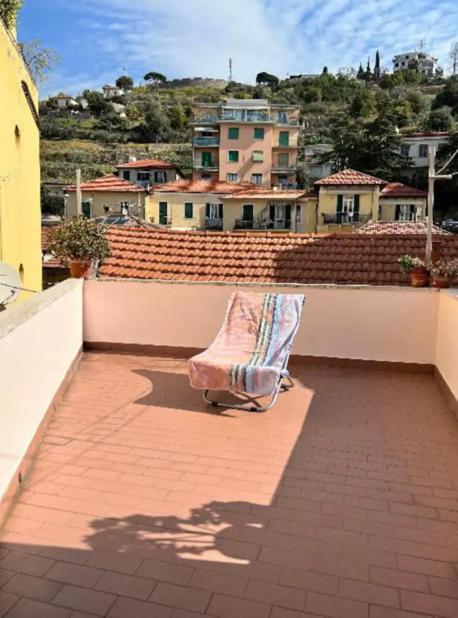 Cheerful Room, Sharing Kitchen In A Cosy Family Art House, Ideal For One Person Or Couple Sanremo Eksteriør bilde