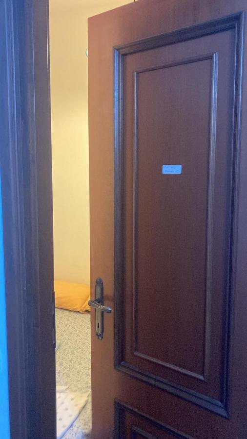 Cheerful Room, Sharing Kitchen In A Cosy Family Art House, Ideal For One Person Or Couple Sanremo Eksteriør bilde